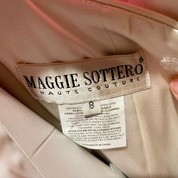 Maggie Sottero Ambrosia NWOT Size 8, Ivory - Picture 14 of 14